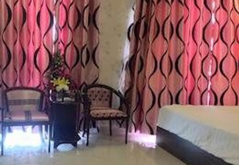 Khác Thao Van Riverside Hotel