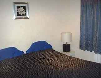 Bedroom 2 Mb Hotels