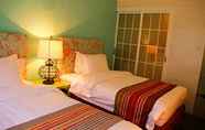 ห้องนอน 7 Michael's Inn & Suites