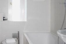 Toilet Kamar Aparotel Berlin