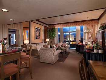 Room rate Riviera Hotel And Casino, Las Vegas Strip from 13-10