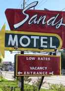 EXTERIOR_BUILDING Sands Motel