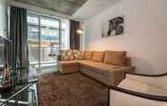 Bilik Tidur 7 Life Suites - King West Loft