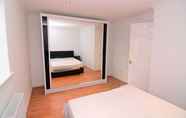 Bedroom 2 Apartment Wharf – London Excel Apartment