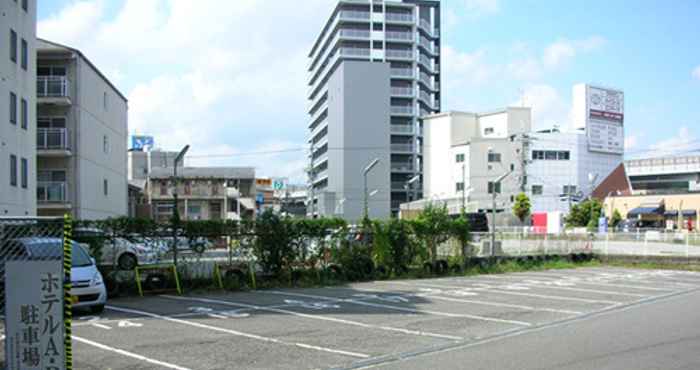 Bên ngoài Hotel A.P (In Font of the Osaka Airport)