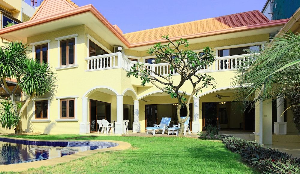 null Pattaya Holiday Villas