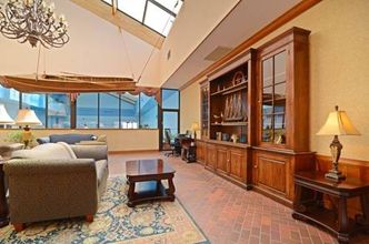 Lobby 4 Pan American