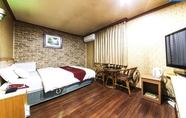 Phòng tắm bên trong 4 8 Motel