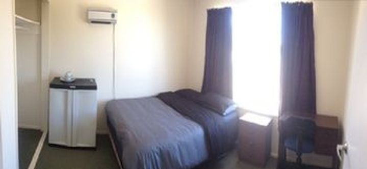 Bedroom 2 Kiwi Group Accommodation - Gloucester