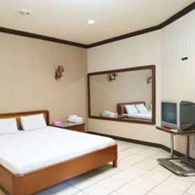 Pondok Tirta Sentosa 1, Hotel Thinkpad PD