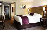 Others 5 Premier Inn London Kew