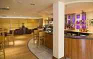 Others 7 Premier Inn London Kew