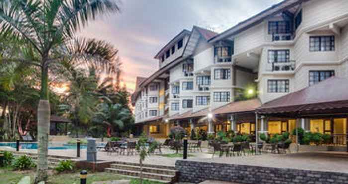 Swimming Pool Merang Suria Resort