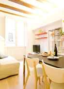 null Short Stay Group Borne Pop Art Serviced Apartments