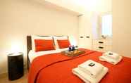 Others 3 Short Stay Group Borne Pop Art Serviced Apartments