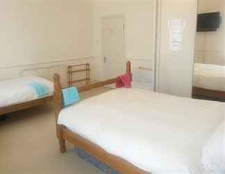 Kamar Tidur 2 Russell House