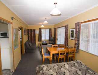 Bedroom 2 Accommodation Fiordland Self Contained Cottages