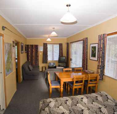 Bedroom 2 Accommodation Fiordland Self Contained Cottages