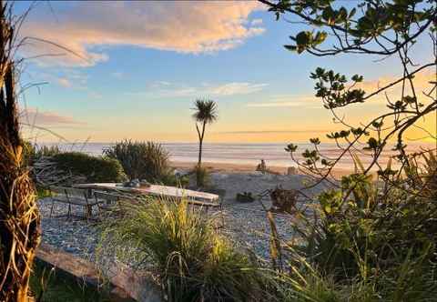 Lain-lain Drifting Sands Beachfront Accommodation