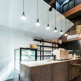 Monoroom 1, Hotel Machanu statue