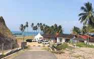 Lain-lain 2 Legon Pari Beach Resort