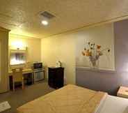 Bedroom 2 Hwa Mao Business Hotel