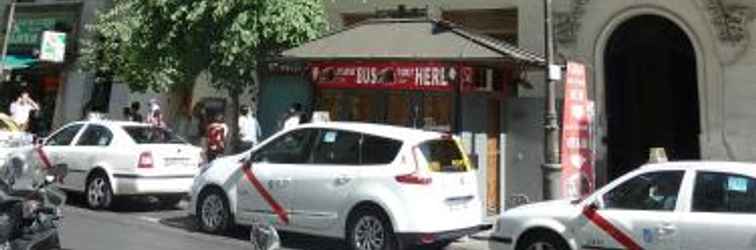 Luar Bangunan Hostal Mayor