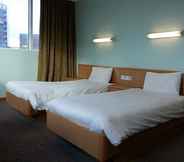 Phòng tắm bên trong 3 Big Sleep Hotel Cardiff