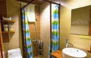 In-room Bathroom 2 5 Km Villa