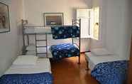 ห้องนอน 7 Budget Rooms With Sunny Terrace Hostel