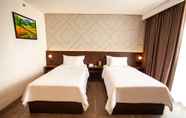 Others 2 Golden Tulip Essential Pontianak