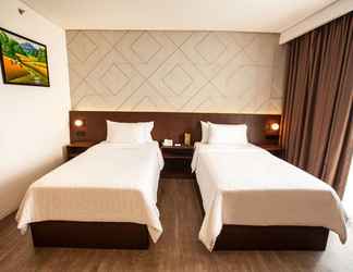 Others 2 Golden Tulip Essential Pontianak