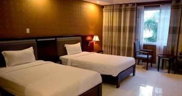 Luar Bangunan One World Hotel