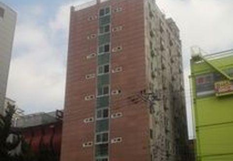 Exterior Hannahil Praise