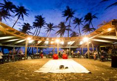 Restaurant 2 Likuri Island Resort Fiji (formerly Robinson Crusoe Island)