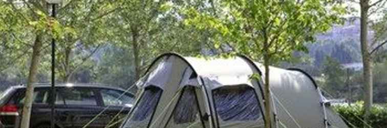 Bên ngoài Camping Tiber