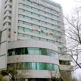 Ellui 1, Hotel LOTTE GOLD ROSE