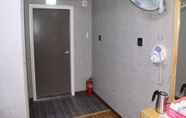 Bedroom 3 J Motel Busan