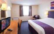 Bedroom 3 Premier Inn Manchester West Didsbury