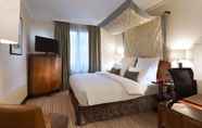 Lobi 4 Royal Windsor Hotel Grand Place