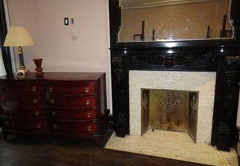 In-room Bathroom Sugar Hill Suites