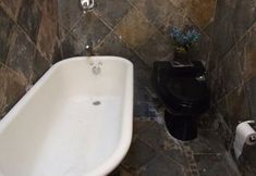 In-room Bathroom 3 Sugar Hill Suites