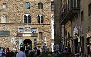 Toilet Kamar 2 Luxury Apartments Piazza Signoria