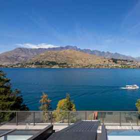 Luxury Lake Suites1 , 飯店Fergburger