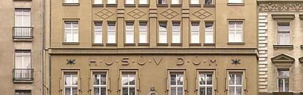 Bangunan Church Pension Praha - Husuv Dum