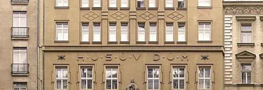 Bangunan Church Pension Praha - Husuv Dum