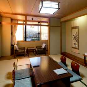 Baden Akebi1 , 飯店黑部市