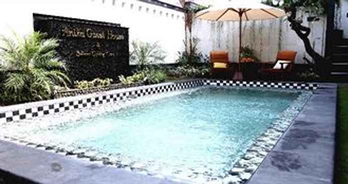 Kolam Renang Anika Guest House