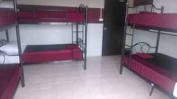 Bangunan 4 Backpacker Hostel