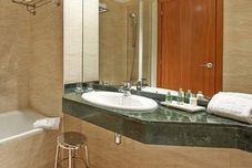 ห้องน้ำภายในห้อง Nh Barcelona Centro